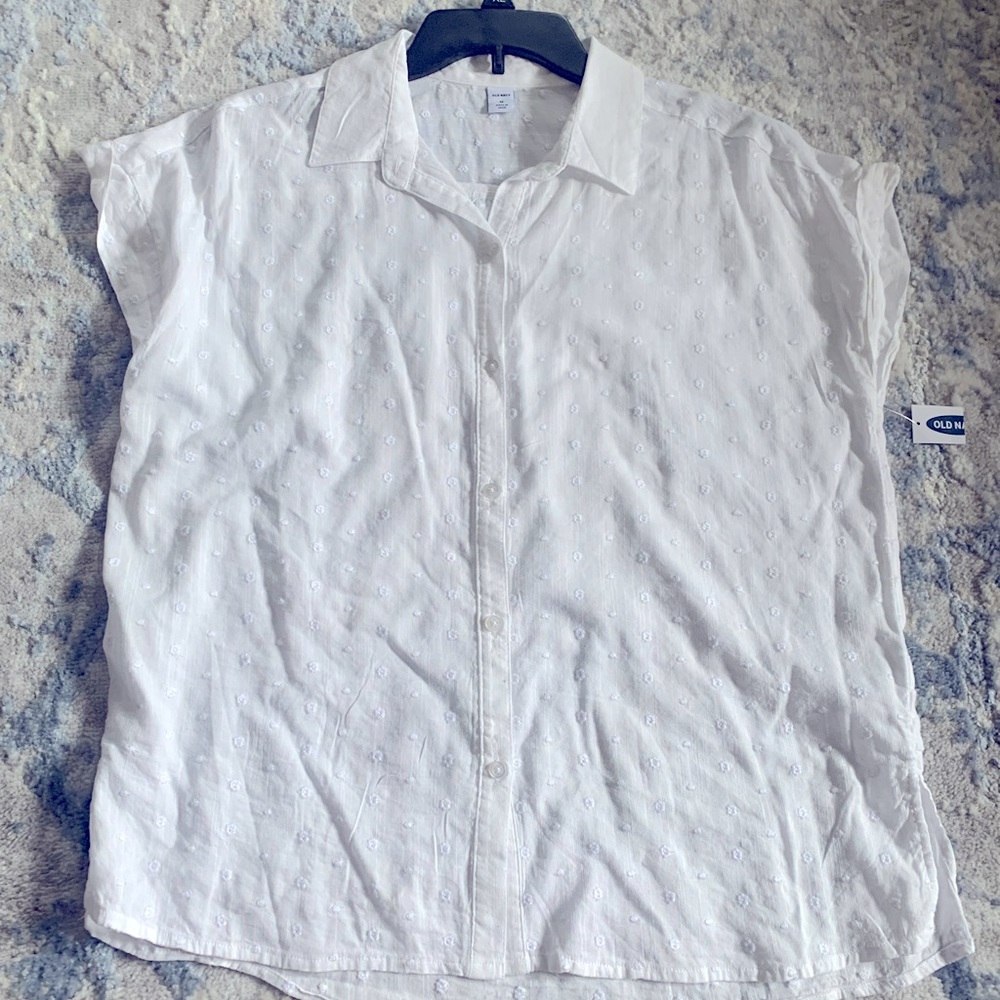 crop sleeve blouse with crochet flowers